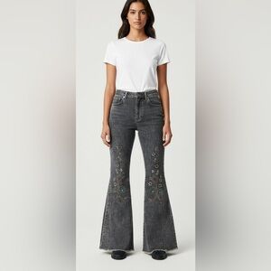 New POL embroidered flare jeans sz L 8-10 $68 rtl